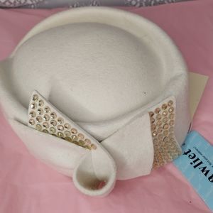 FEDORA FELT HAT WITH FELT BOW GOLD RHINSTONES